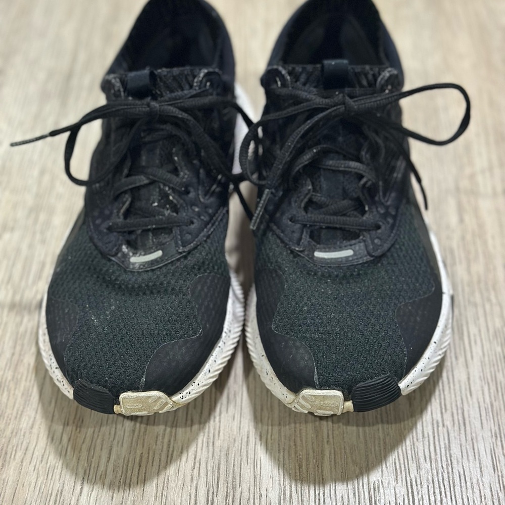 Reebok Black and White Women's Sneakers - Picture 9 of 9